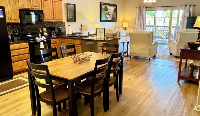 3 BR, 2 Bath Vickery Resort Condo, on Table Rock Lake with Dock Access