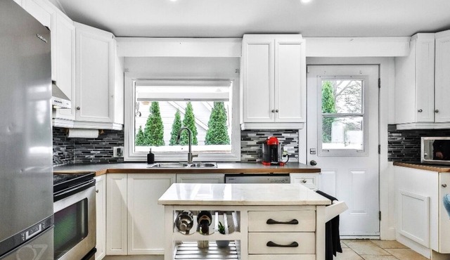 #351 Beautiful House in Boisbriand 3 bedrooms