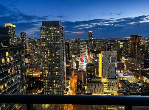 48th Floor Luxury Downtown Condo, Breathtaking Toronto Views