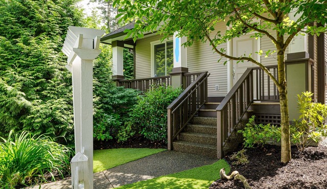5 Bdrm Family Friendly House in Langley BC - World Cup Soccer 45 minutes away!