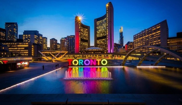 5 MINS WALK TO TRINITY BELLWOOD PARK! 2 bedroom downtown Toronto