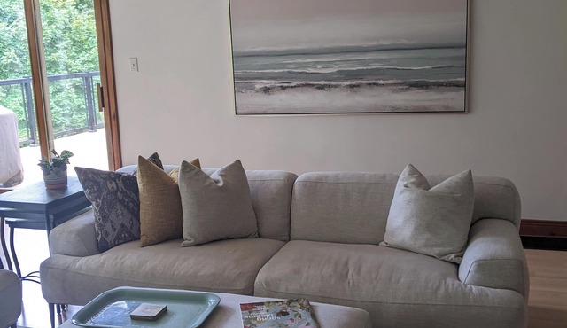 A Retreat Where City Meets Country! Prince Edward County Adjacent in Brighton