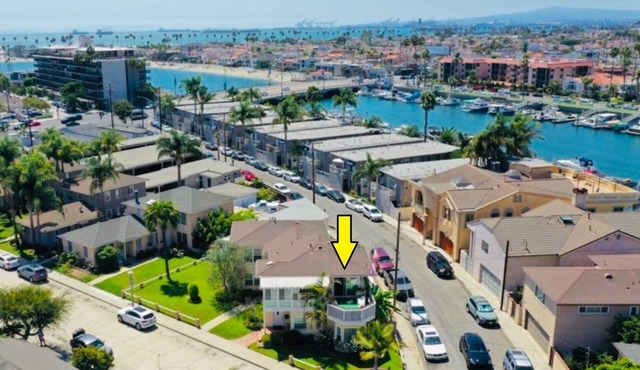 Across from Beach w/Bikes, Paddleboards & Kayak: By Way of the Sea