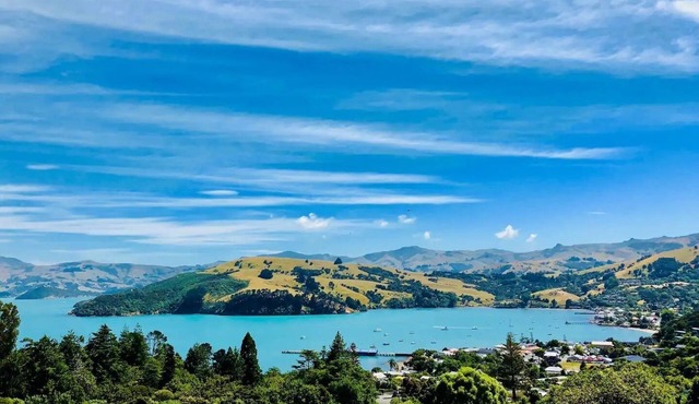 Akaroa Harbour Views | Deck, Cosy Fireplace