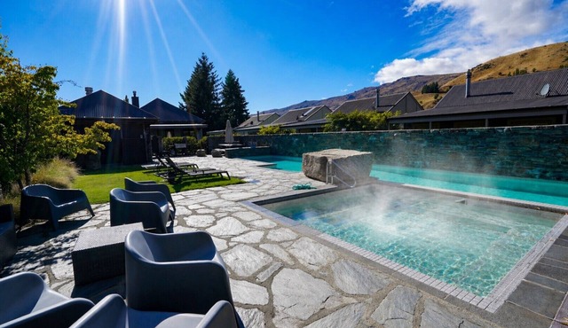 Alpine Cardrona by Aotearoa Escapes