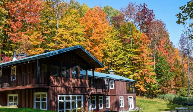 Amazing 5 bedroom cottage in beautiful North Hatley