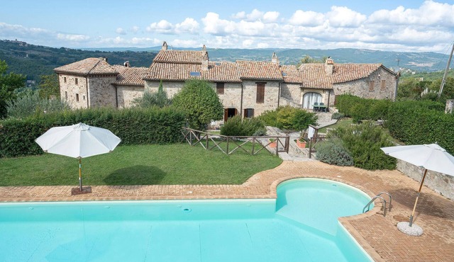 Amazing apartment in todi pg