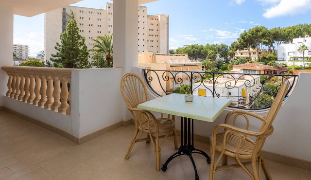 Apartment 'Apto Con Terraza 4' with Private Terrace, Wi-Fi and Air Conditioning