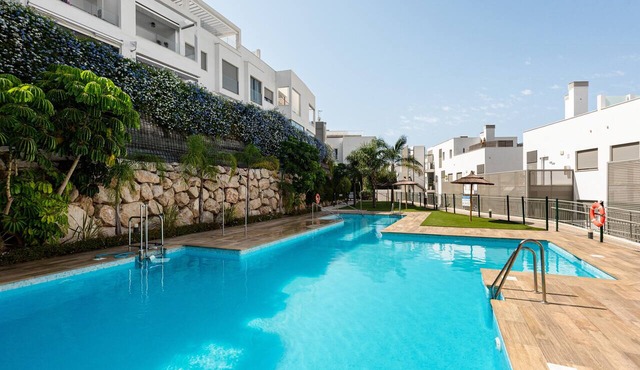 Apartment "Baviera Hills 1A" with Garden, Shared Pool and Wi-Fi