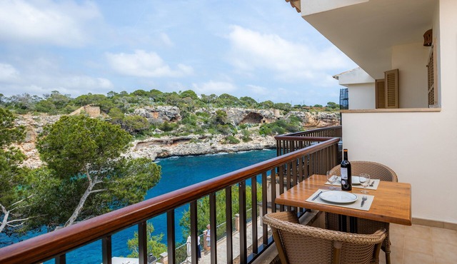 Apartment 'Cala Figuera 3b' with Sea View, Wi-Fi and Air Conditioning