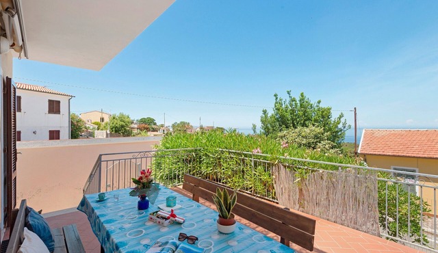 Apartment 'Casa La Rosa Dei Venti Trilocale' with Sea View, Private Terrace