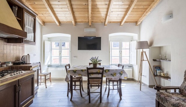 Apartment Le Tre Sirene, in the old town