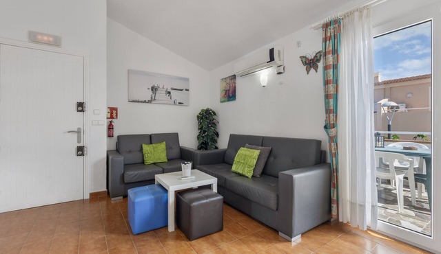 Apartment with a spectacular sunset. Modern with satellite TV and beach 5 min away