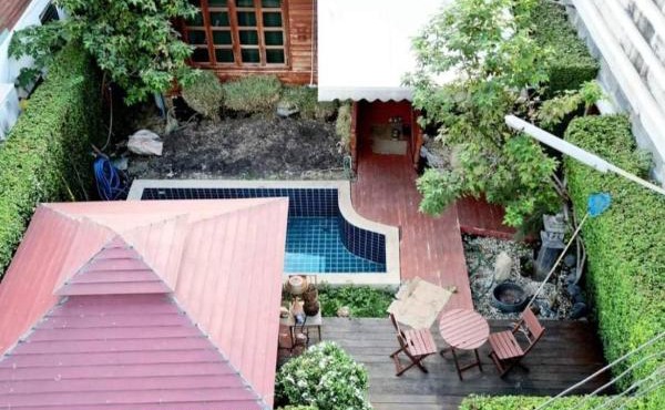 Aran Cottage Ngamwongwan The Pool Villa in japanese Garden
