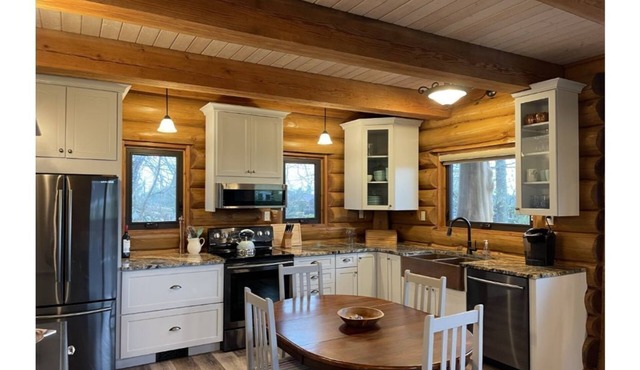 Award winning oceanside luxury log cabin