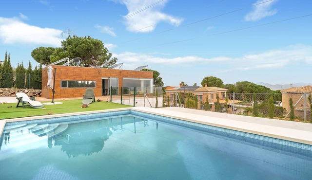 Awesome home in Pinos de Alhaurín