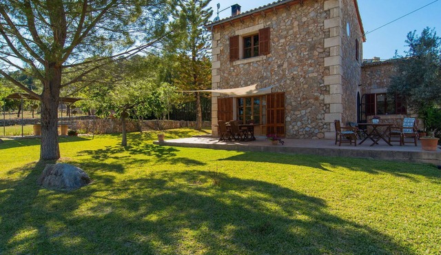 Awesome home in Alaro with private swimming pool, can be inside or outside