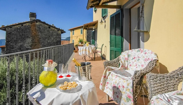 Awesome home in Sommocolonia