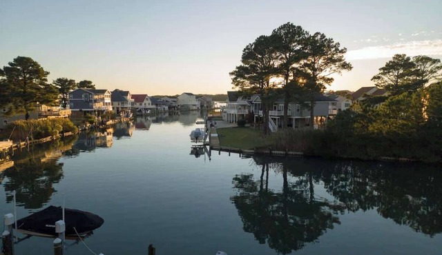 Bayfront Modern Retreat Dock, Kayaks, Views