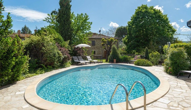 Beautiful private villa for 10 people with WIFI, private pool, TV, pets allowed and panoramic view