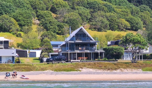 Beachfront Beauty - Opito Bay Holiday Home
