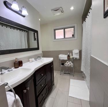 Beautiful 3 Bedrooms Guesthouse