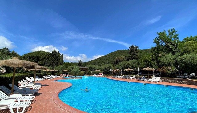 Beautiful apartment for 6 guests with pool, WIFI, A/C, TV and terrace