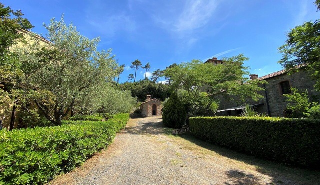 Beautiful apartment for 6 guests with WIFI, A/C, pool, TV and terrace