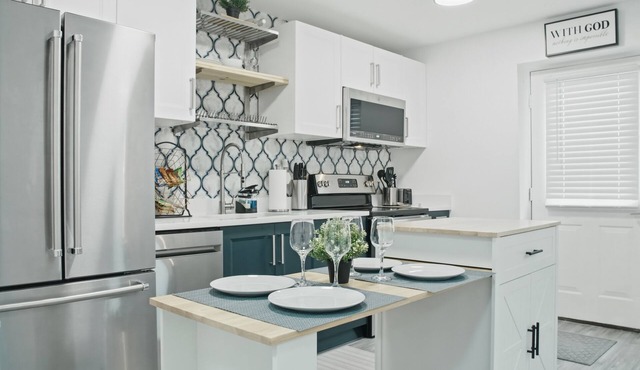 Beautiful Modern 2BR Oasis Suite in DC- Cozy, Private & Central - Lower Level