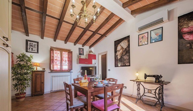 Beautiful private villa for 4 guests with A/C, WIFI, TV, patio and pets allowed