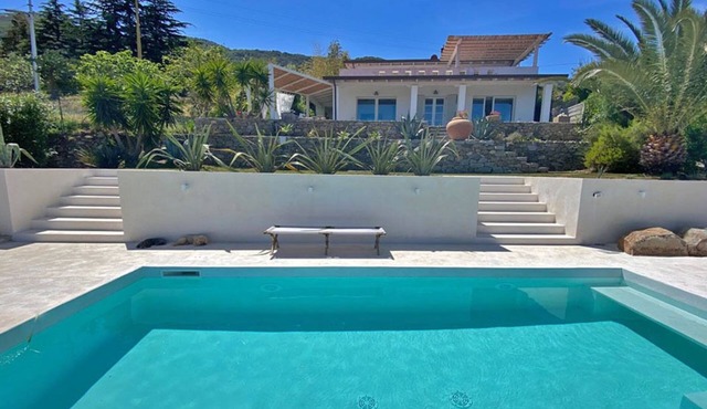 Beautiful Villa with sea view and private pool