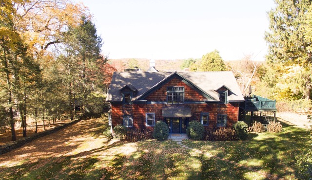 Best Home & Walking Location! 2HrsNYC, Great Restaurants, Shops, Gas BBQ,Hot Tub