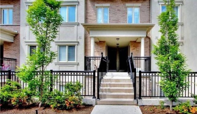 Brandnew whole Luxury Townhouse , fully equipped,free Parking /Close to York U