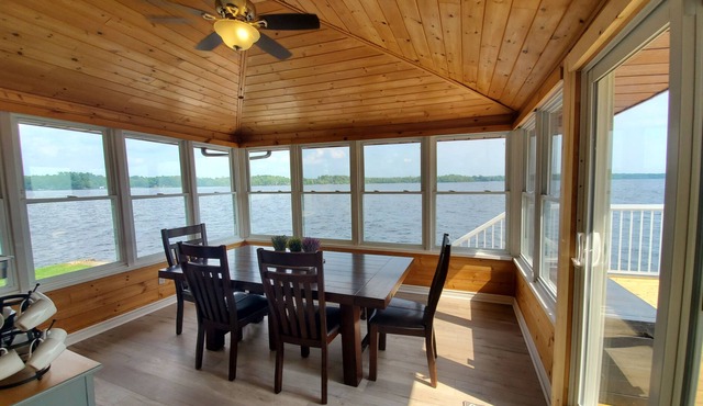 Bright and Spacious Four bedroom Cottage for Rent in Fenelon Falls