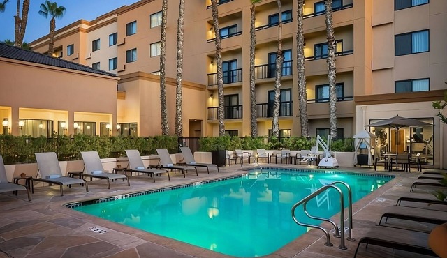 Bright Getaway Near Waterpark w/Pool & Gym Access | 3 Units