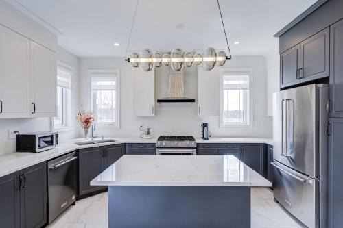 Bright New 5BR 4BA Entire Home