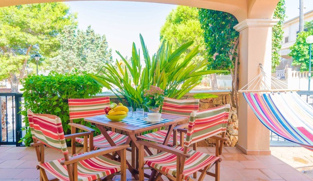 BUGAMBILIA - Chalet with terrace in Sa Ràpita. Free WiFi