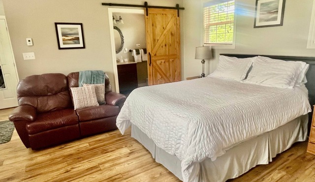 Captain's Quarters - Alma