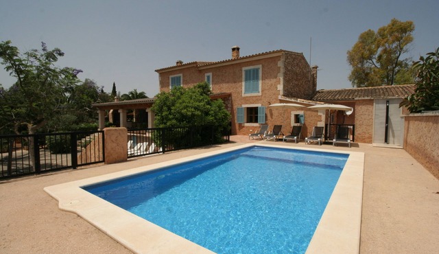 CASA CLARA: max. 8 Pers.+Babys, WLAN, grosse Terrassen, verschliessbarer Pool