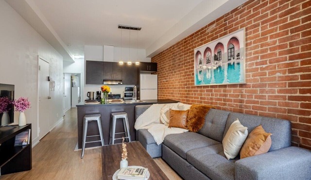 Central 2BDR Condo on Bishop-Vibe Central MTL