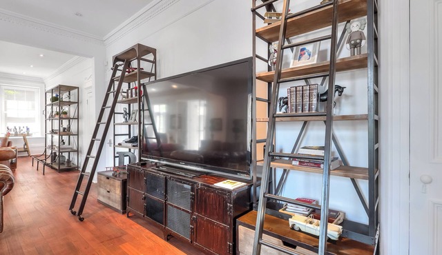 Central - Luxurious Mansion 7 Bedrooms 9000sqft