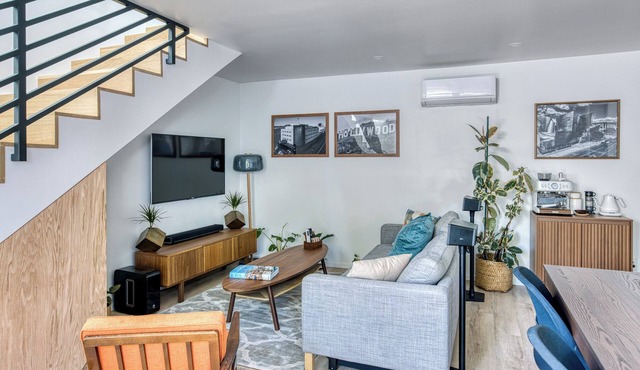 Centrally Located MCM, Brand-New 2-Bedroom Home in Los Angeles
