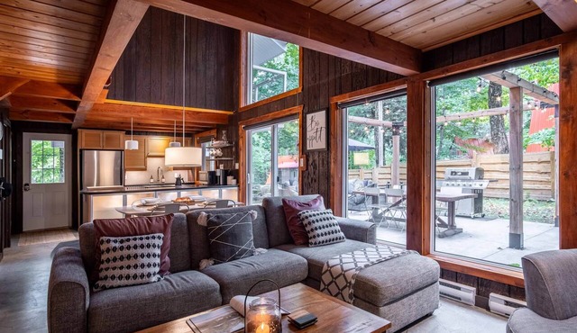 Chalet Norwegian, Turn Key Amenities + Pet Friendly + Hi Speed WiFi