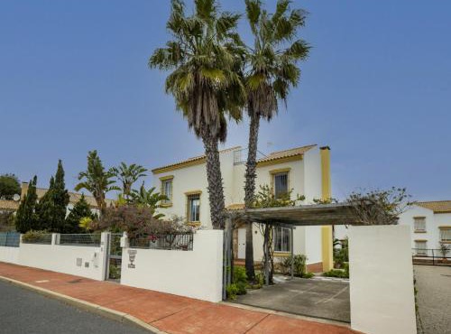 Chalet Sol y Mar by Ĥ