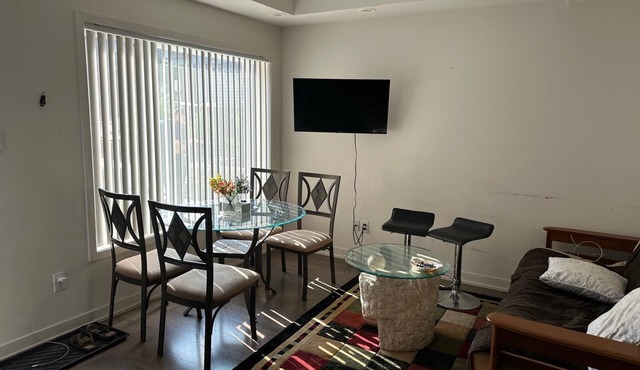 Charming 1-Bedroom Home Near Toronto Zoo & Transit