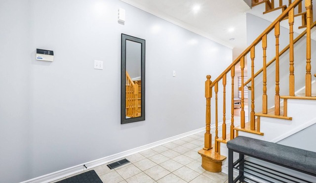 Charming 4-bedroom house with AC and WiFi in fantastic Vaughan
