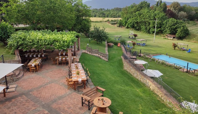 Charming apartment with pool, Wi-fi, TV and pets allowed in the heart of Tuscany