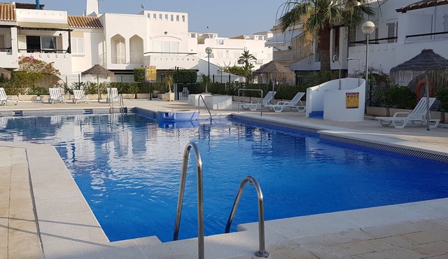 ➡️ Charming Ground Floor Apartment❤️ a stroll to beach ❤️ a walk to amenities ❤️