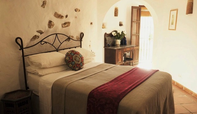 Charming House With Spectacular Open Views and Free Wifi, close to all amenities