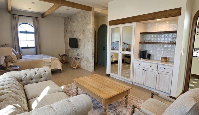 Chateau Del Valle | Scenic Luxe Premium Suite